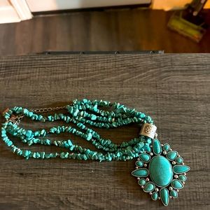 Turquoise woman’s necklace